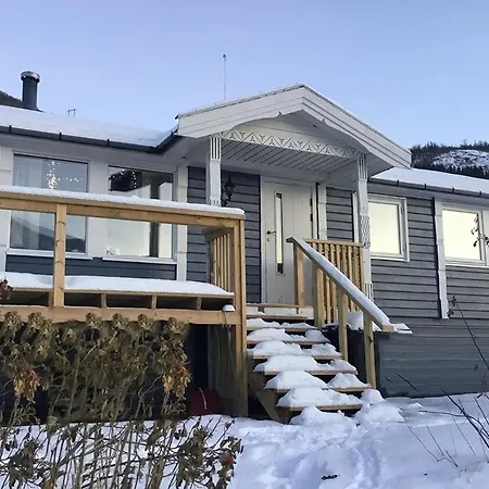Refsnes Overnatting, Hus Gunti *